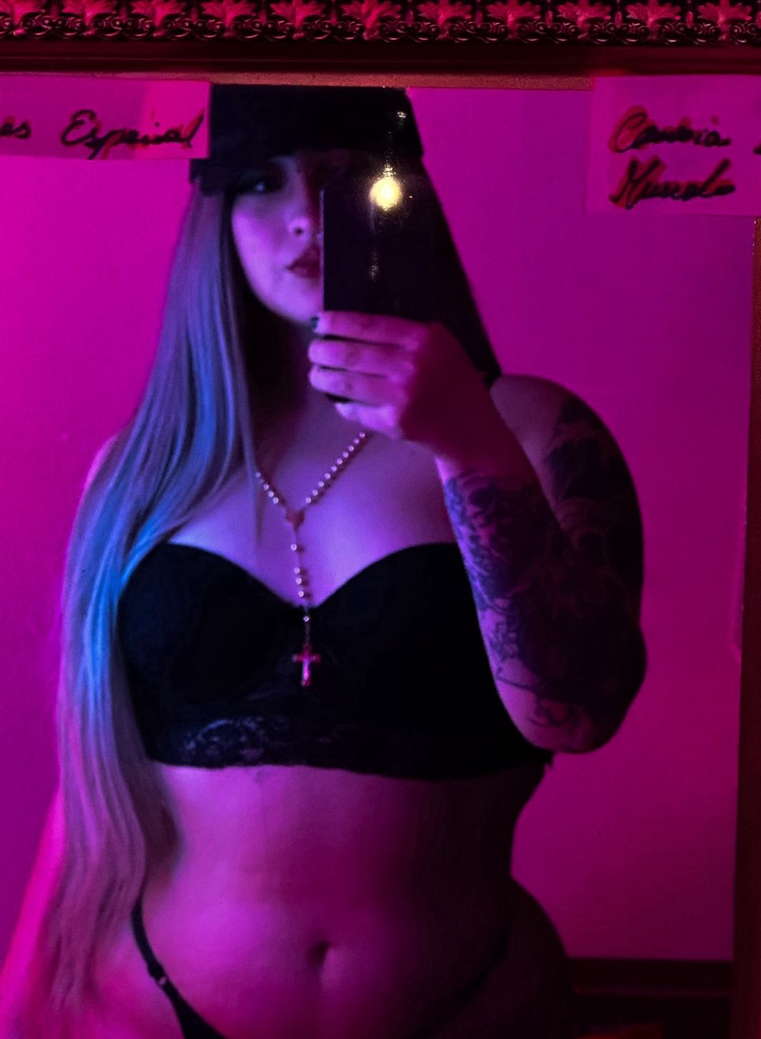 Harumi — video chat host from Venezuela