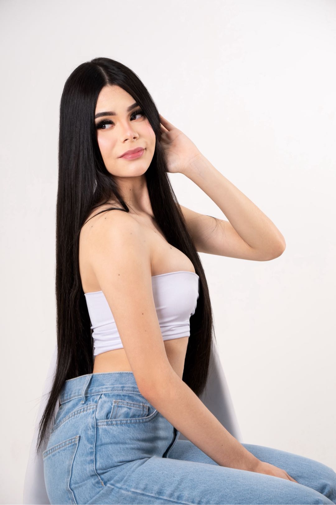 Aranza — video chat host from Venezuela