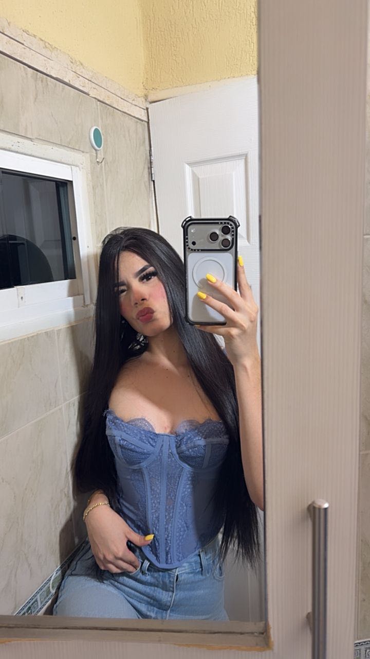 Aranza — video chat host from Venezuela