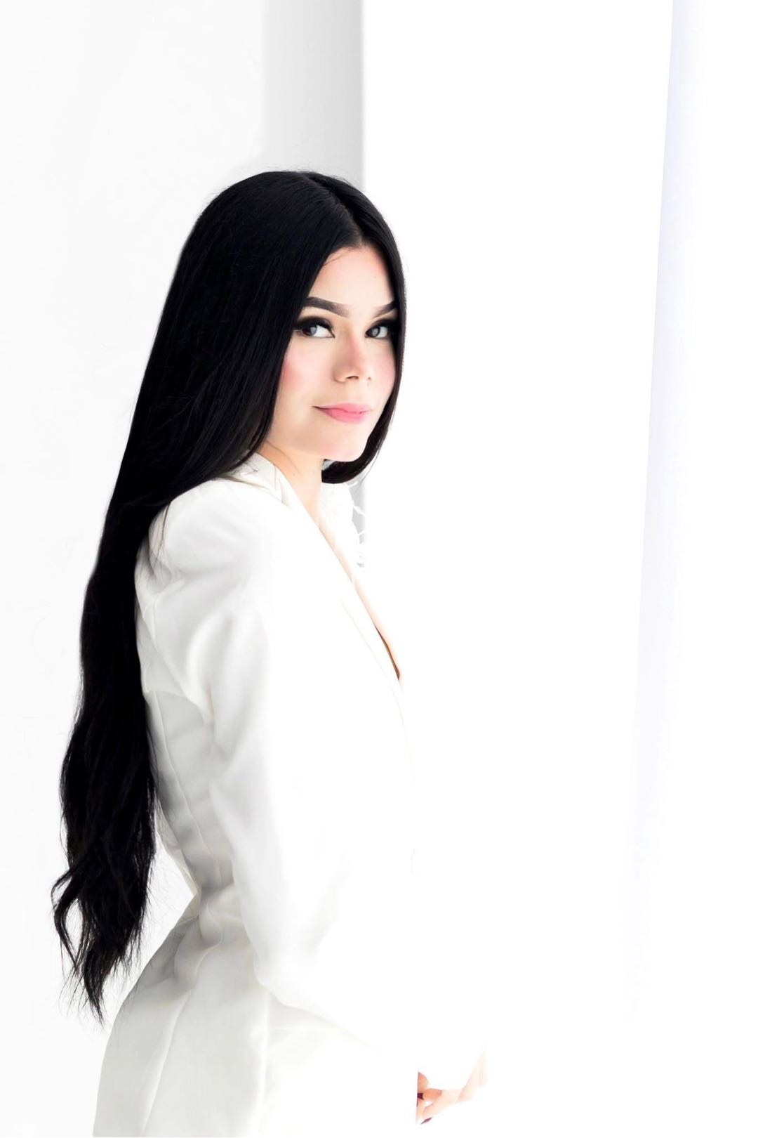 Aranza — video chat host from Venezuela