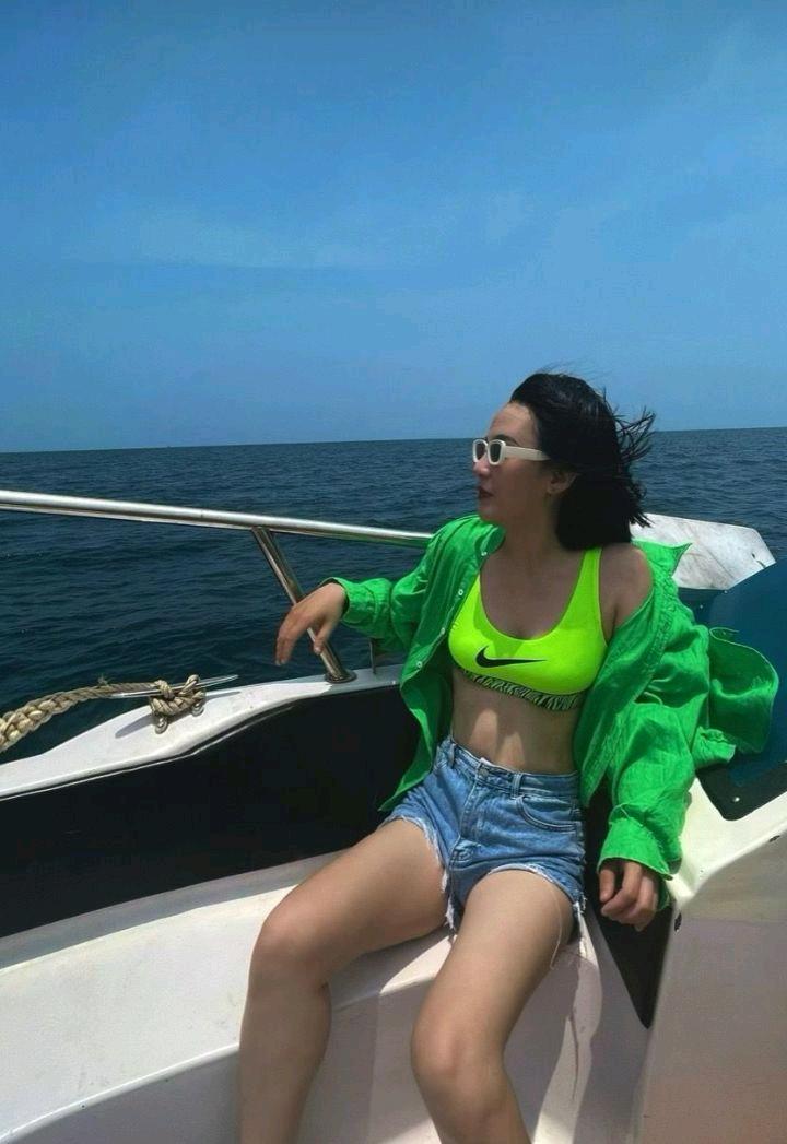 Phuong's — video chat host from Vietnam