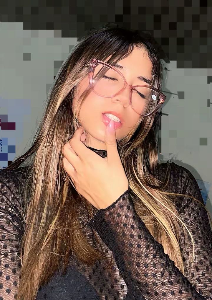 Victoria — video chat host from Venezuela
