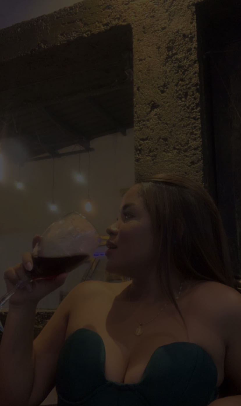 M Woman — video chat host from Venezuela
