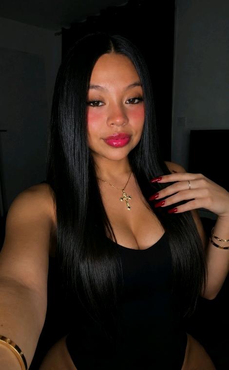 Samanta — video chat host from Peru