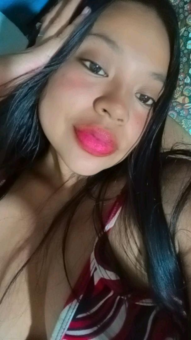 Samanta — video chat host from Peru