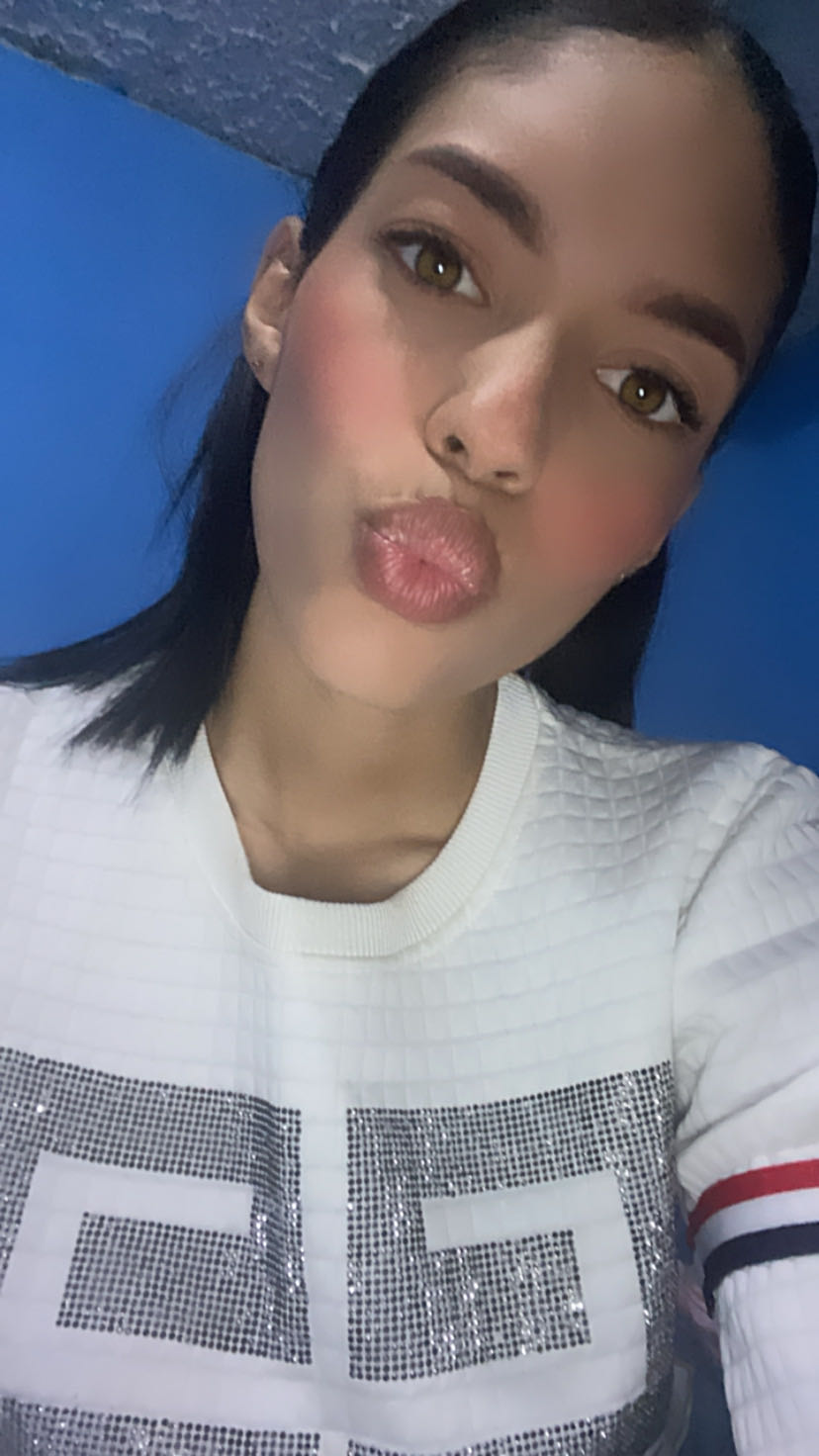 Mariabecerra — video chat host from Venezuela