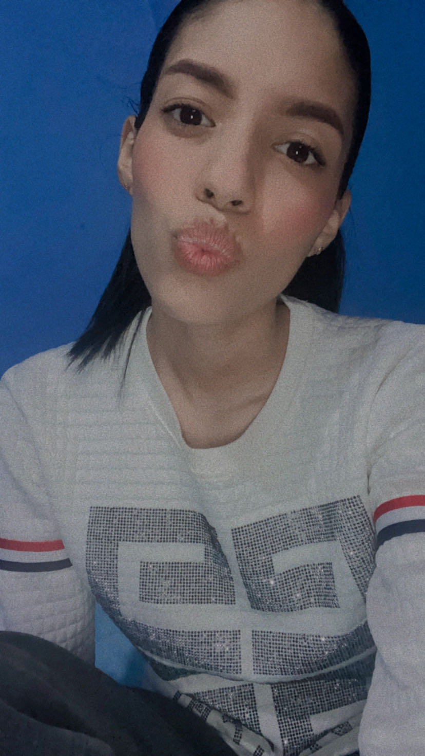 Mariabecerra — video chat host from Venezuela