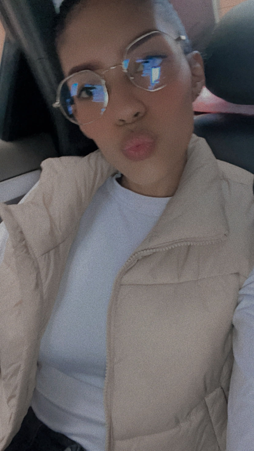 Mariabecerra — video chat host from Venezuela