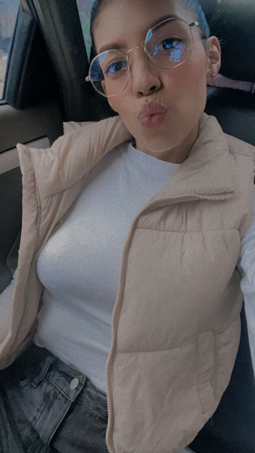 Mariabecerra — video chat host from Venezuela