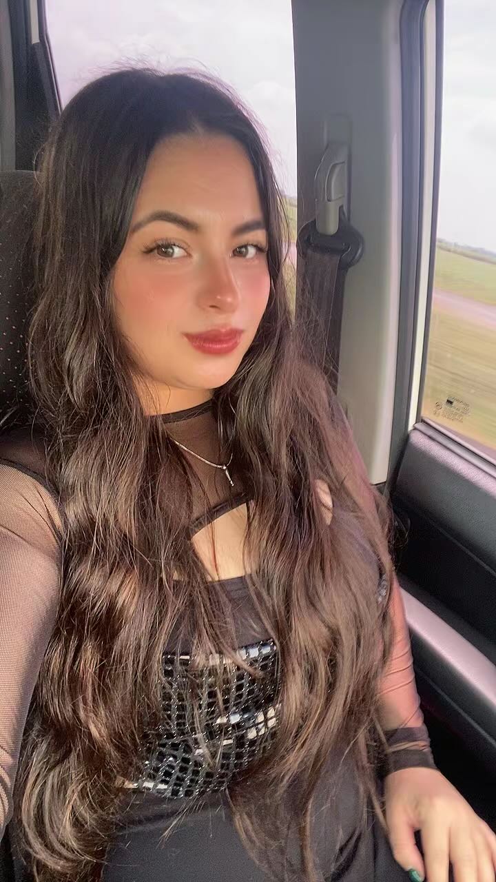 Ruby πΊπΈ β video chat host from Colombia