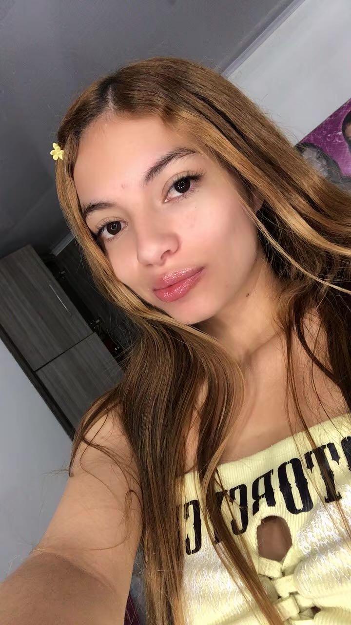 Martina — video chat host from Colombia