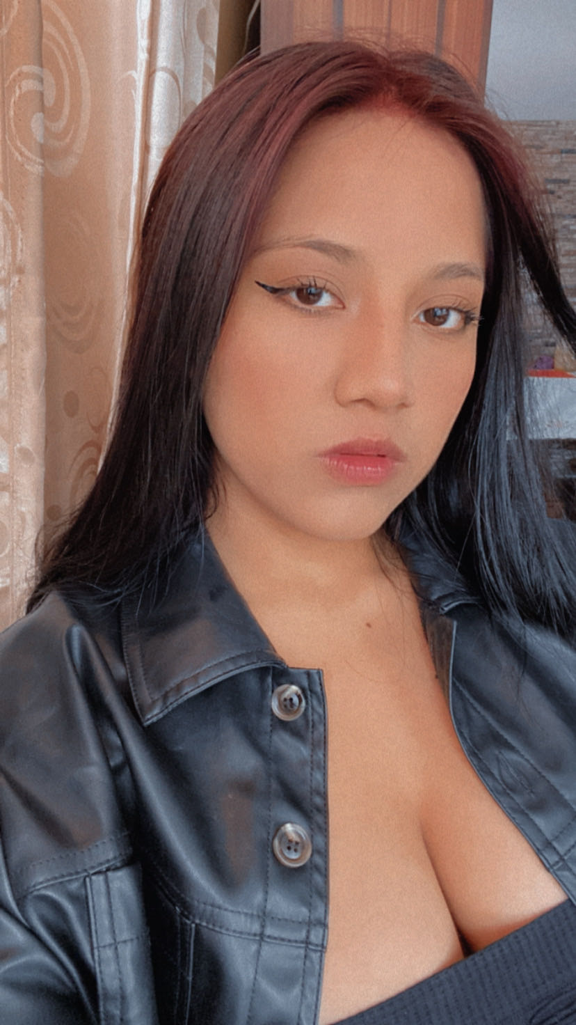 Sushi — video chat host from Ecuador