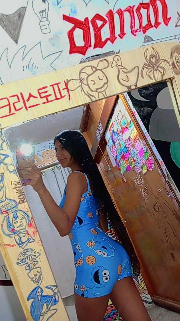 Morena — video chat host from Venezuela