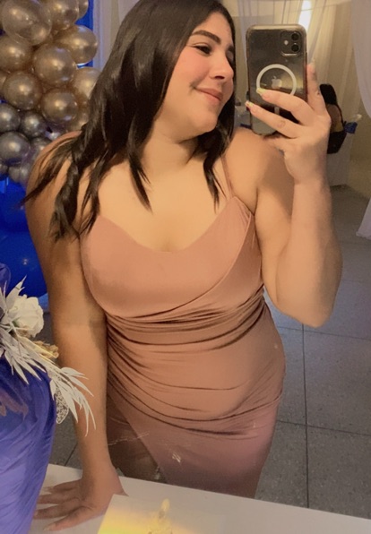 Reina — video chat host from Colombia