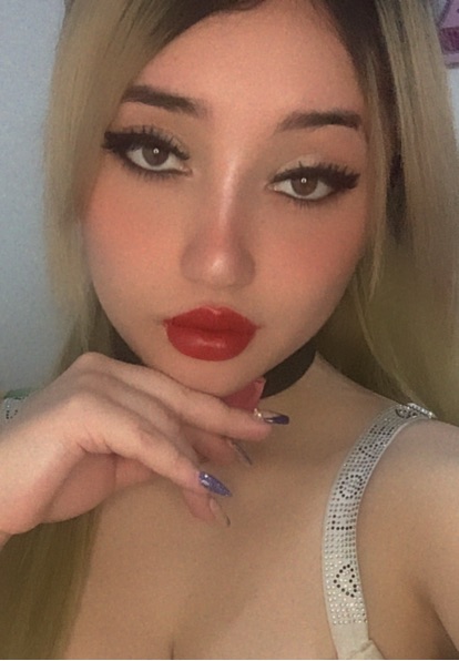 Antonella — video chat host from Argentina