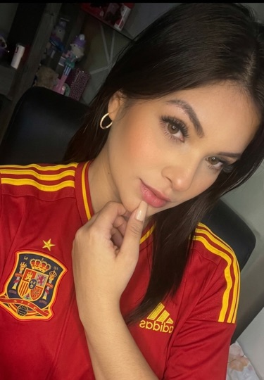 ADHARA — video chat host from Venezuela