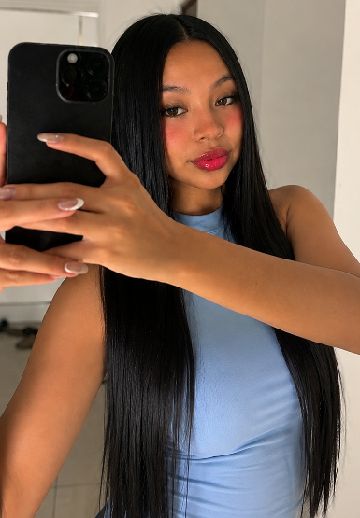 Samanta — video chat host from Peru