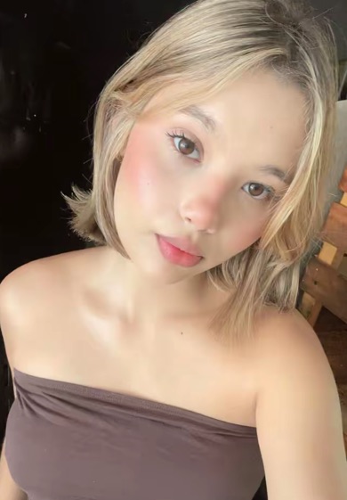 Cami — video chat host from Venezuela