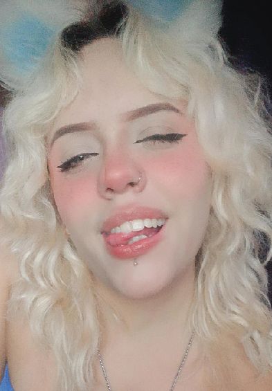 Hatsumi — video chat host from Venezuela