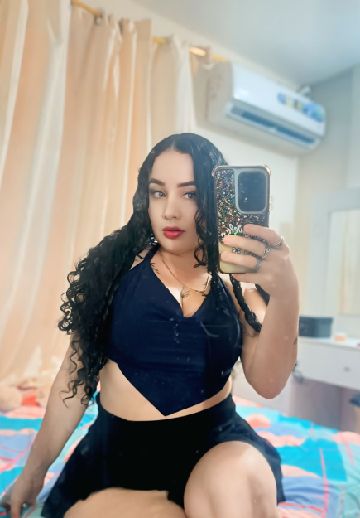 Kiara — video chat host from Ecuador